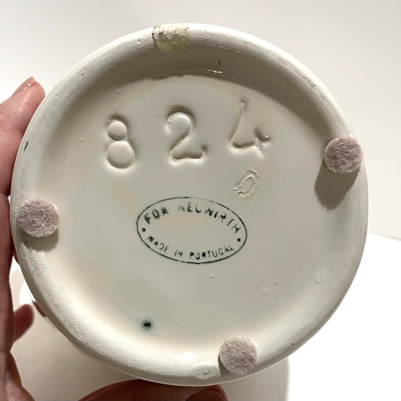 Neuwirth Ivory Ceramic Beverage Pitcher Embossed Flowers Garland Signed Portugal - Picture 8 of 8